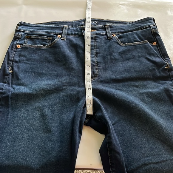 Spanx High Rise Straight Jeans Size 32 - Picture 6 of 16